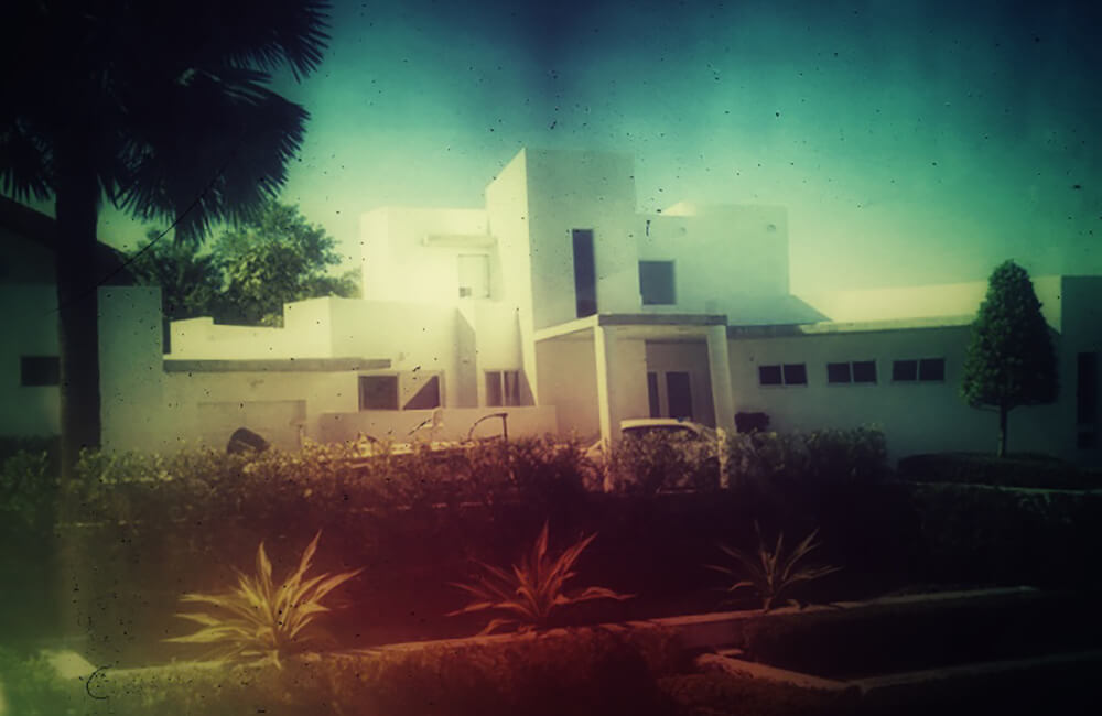 photo of a modern-architecture house in southwest Miami